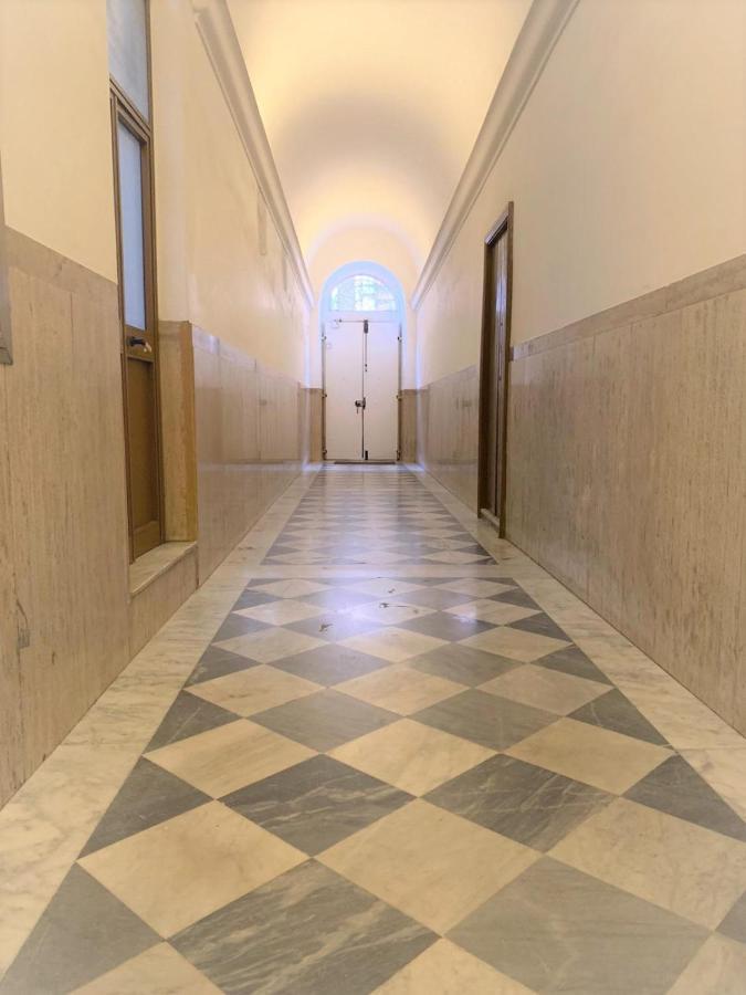 Ml Center Apartment Rom